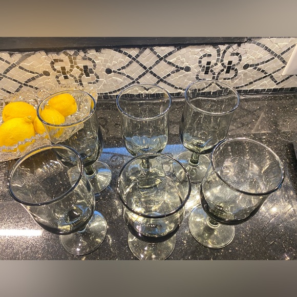 Set of 6 MCM smoke gray wine glasses - Picture 3 of 4